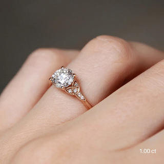 0.70 CT- 1.50 CT Round Moissanite Cluster Engagement Ring