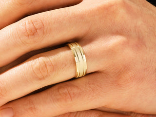 Brushed Men's Solid gold Wedding Band With A Grooved Design