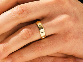 Block Design Men's Gold Wedding Band